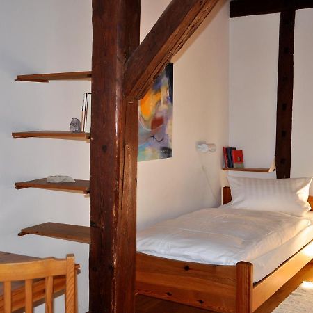 Gastezimmer Am Hof Франкфурт на Майн Екстериор снимка