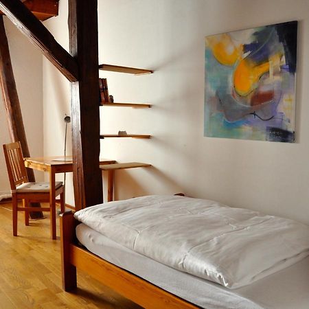 Gastezimmer Am Hof Франкфурт на Майн Екстериор снимка
