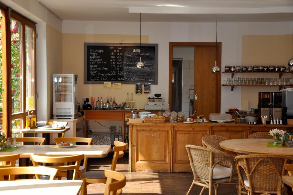 Gastezimmer Am Hof Франкфурт на Майн Екстериор снимка